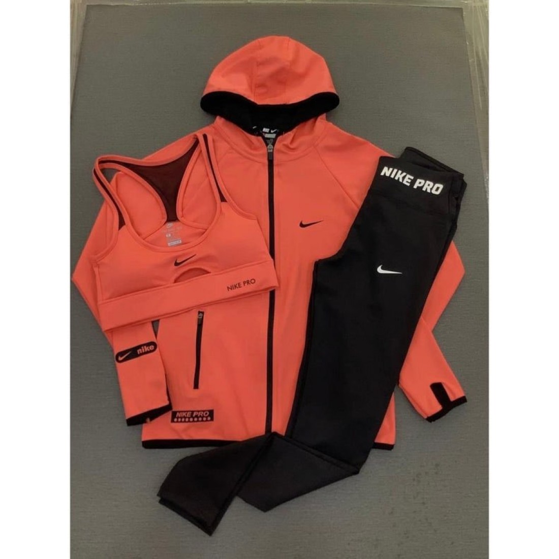 NIKE DRI-FIT WOMAN SET